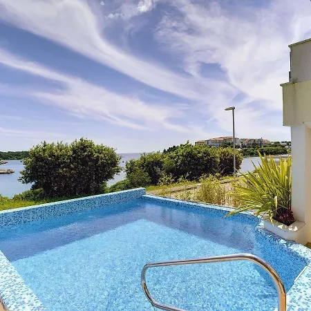 In Pula With Private Swimming Pool Villa *