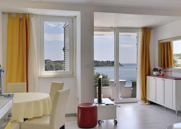 Villa In Pula With Private Swimming Pool