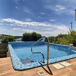 וילה In Pula With Private Swimming Pool *