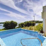 In Pula With Private Swimming Pool וילה *