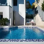 וילה In Pula With Private Swimming Pool