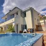 וילה In Pula With Private Swimming Pool פיישצ'נה אובלה