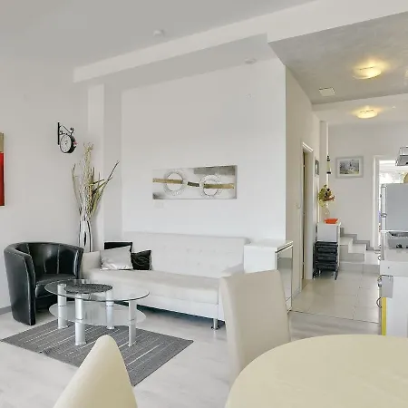 Deluxe In Pula With Private Swimming Pool Villa Pjescana Uvala