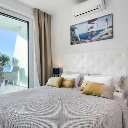 빌라 In Pula With Private Swimming Pool *