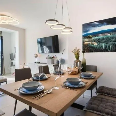 Deluxe In Pula With Private Swimming Pool Villa