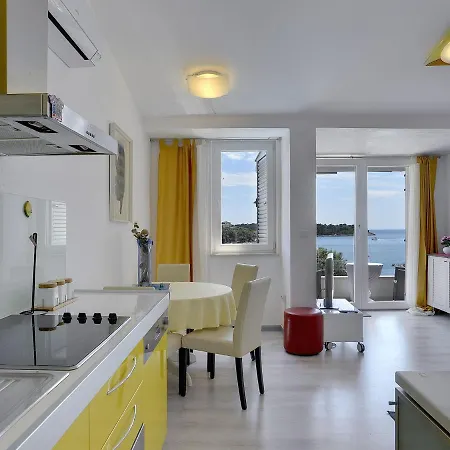 Villa Deluxe In Pula With Private Swimming Pool