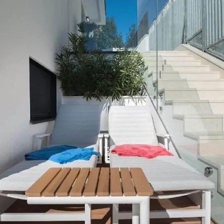 Deluxe In Pula With Private Swimming Pool Villa