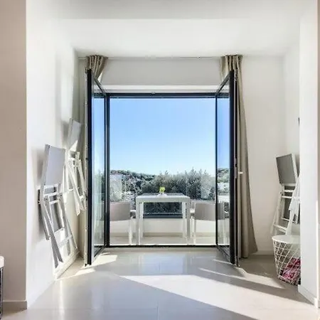 Deluxe In Pula With Private Swimming Pool Villa *