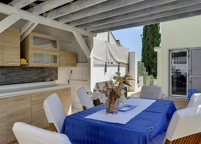 In Pula With Private Swimming Pool * 프예스차나 우발라