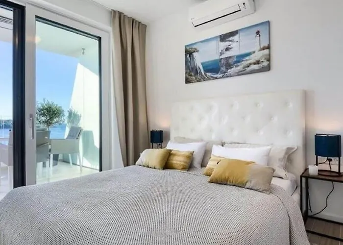 빌라 In Pula With Private Swimming Pool *