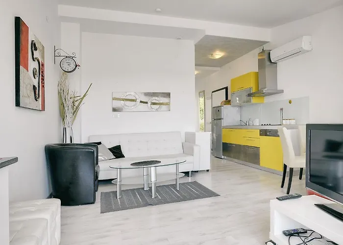 In Pula With Private Swimming Pool