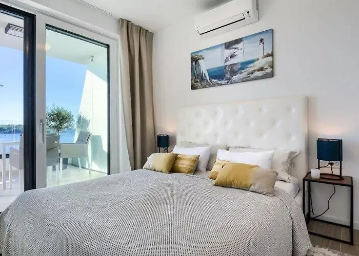 In Pula With Private Swimming Pool