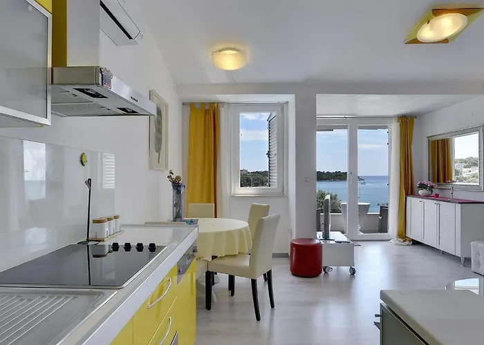 빌라 In Pula With Private Swimming Pool